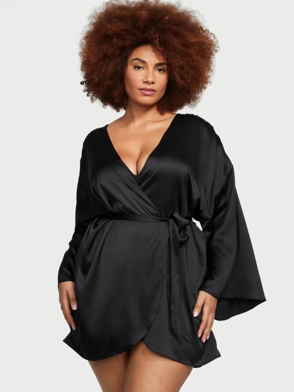 Robe courte en satin