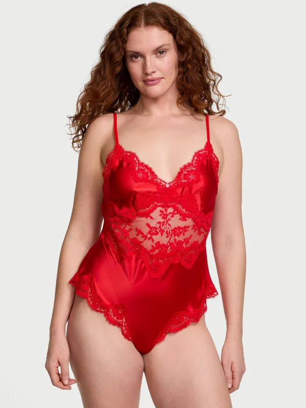 Osez rêver d'un body coquin en dentelle et satin